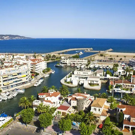 Club Nautic.12 Apartment *